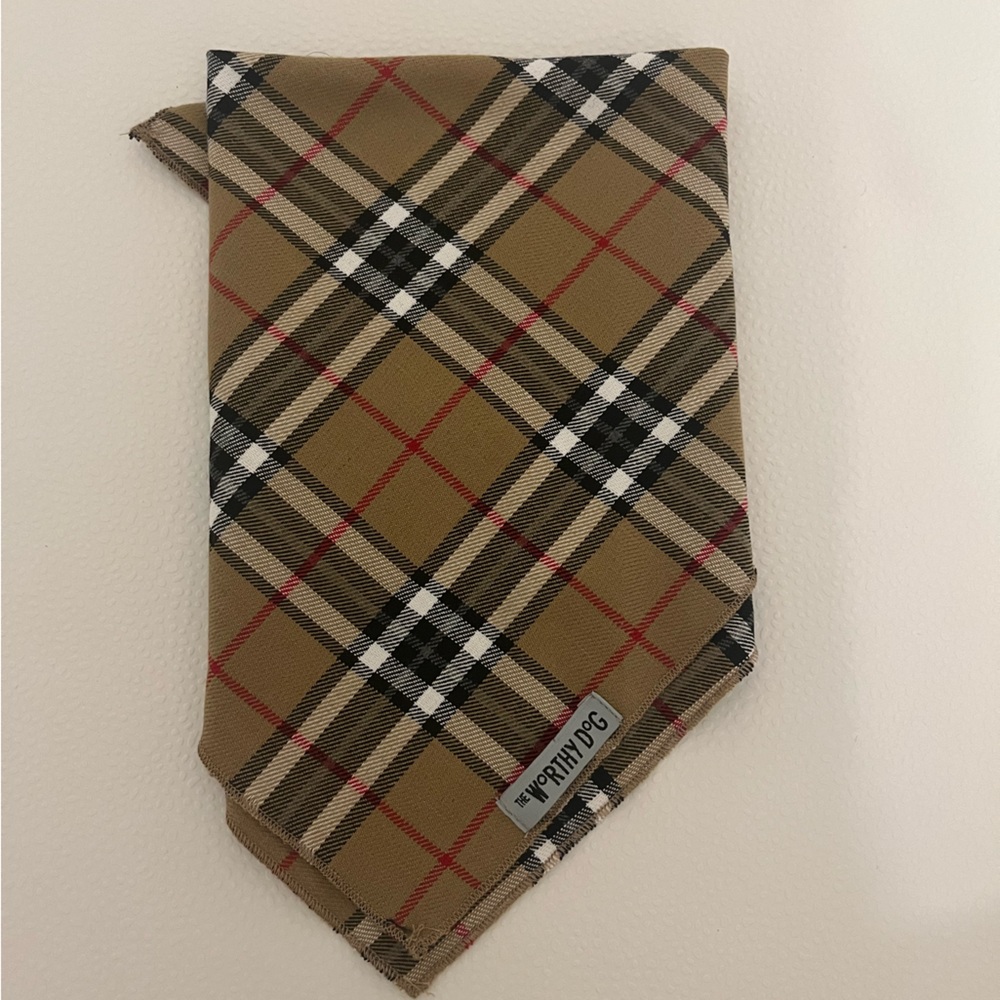 Plaid pet scarf